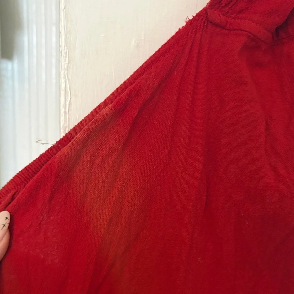 Elegant Red Women's Dress - Picture 3 of 5